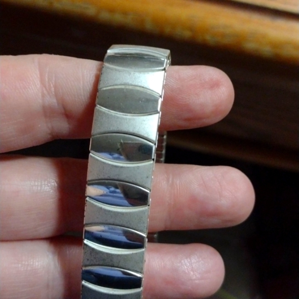 Silver stretch bracelet